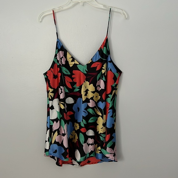 Flowery Patterned Silky Tank - Picture 8 of 8